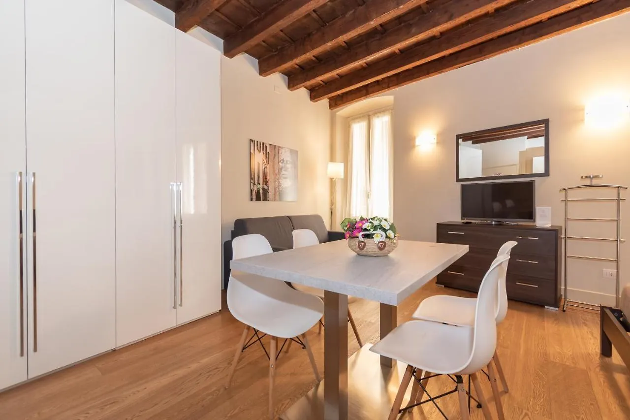 Palazzetto Il Mangano - F&L Apartment Bréscia 0*,  Itália