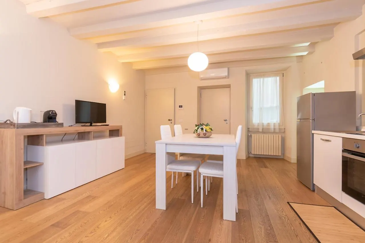 Palazzetto Il Mangano - F&L Apartment Bréscia 0*,  Itália