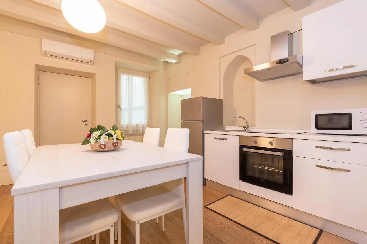 Palazzetto Il Mangano - F&L Apartment Bréscia 0*,